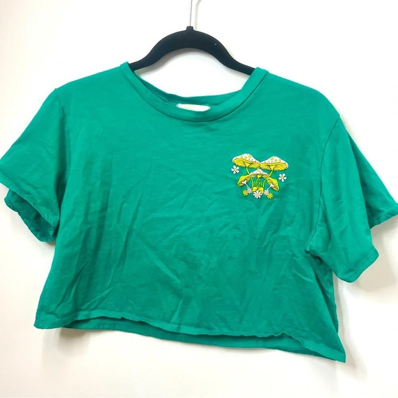 French Pastry Serenity inside and around the Planet 100% cotton crop top size L - Picture 2 of 6